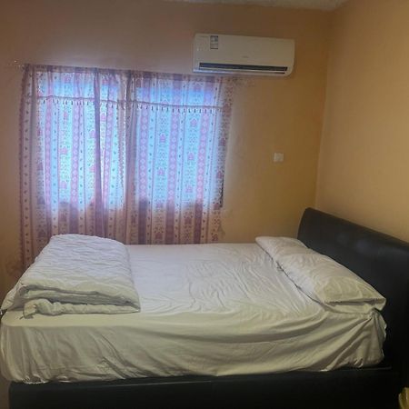Debora Guest House Фрийтаун Екстериор снимка