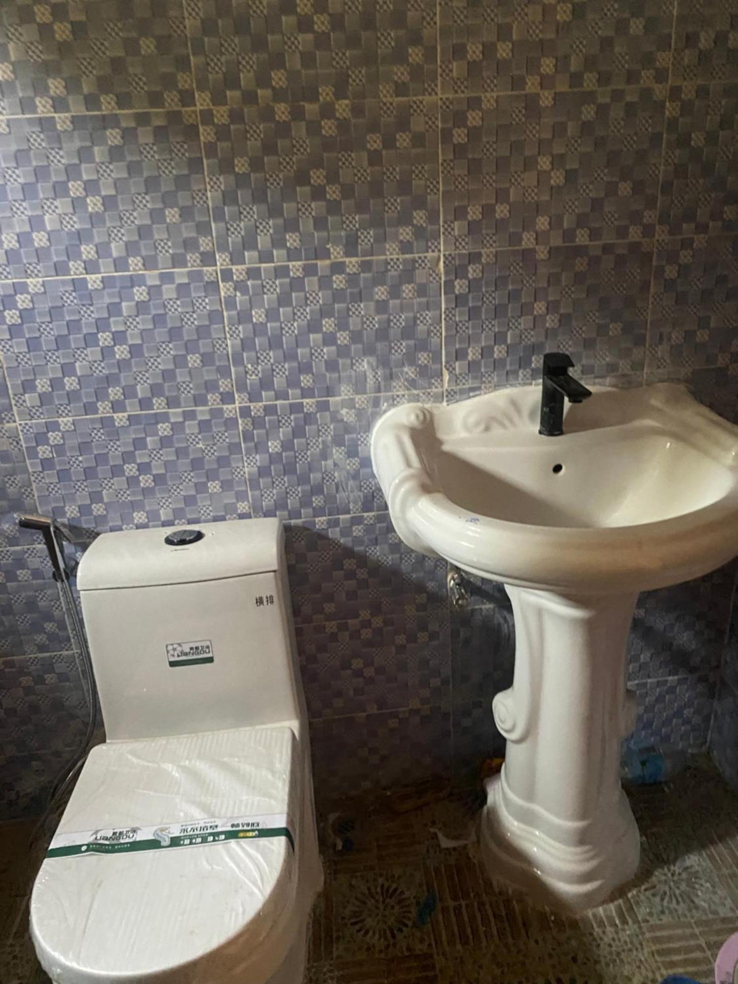 Debora Guest House Фрийтаун Екстериор снимка