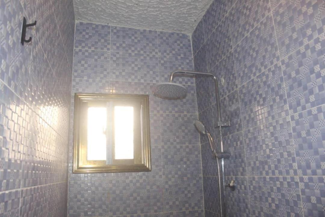 Debora Guest House Фрийтаун Екстериор снимка