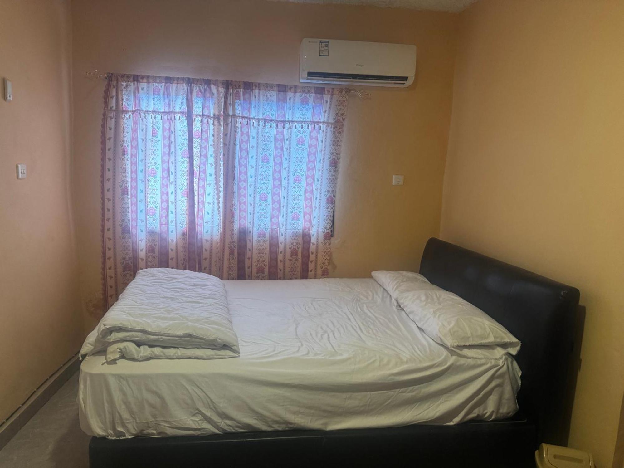 Debora Guest House Фрийтаун Екстериор снимка