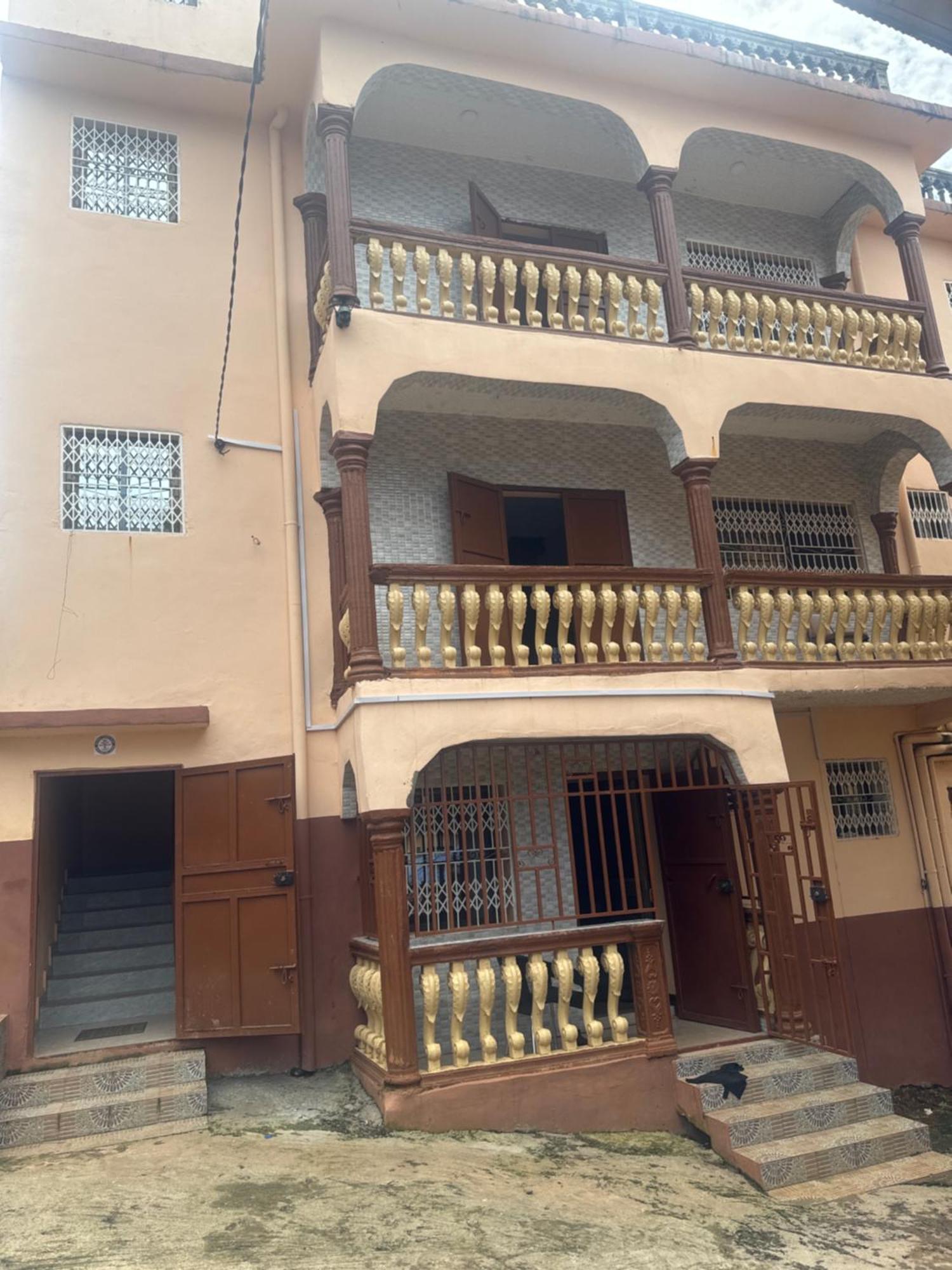 Debora Guest House Фрийтаун Екстериор снимка